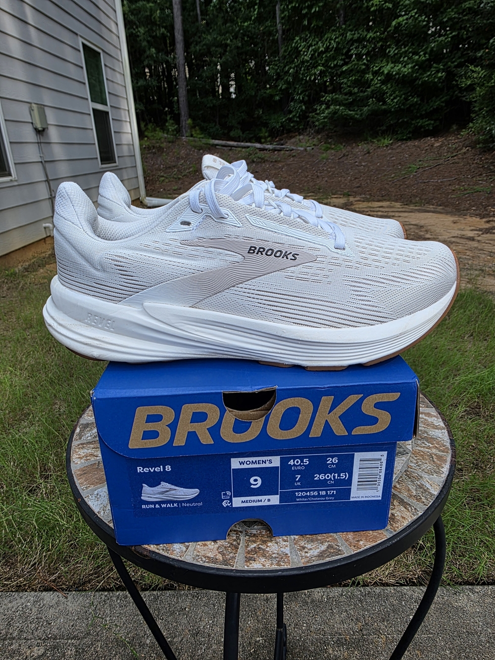 Brooks Revel 8 1204561B171 White Running Shoes Sneakers Womens Size 9 B With Box